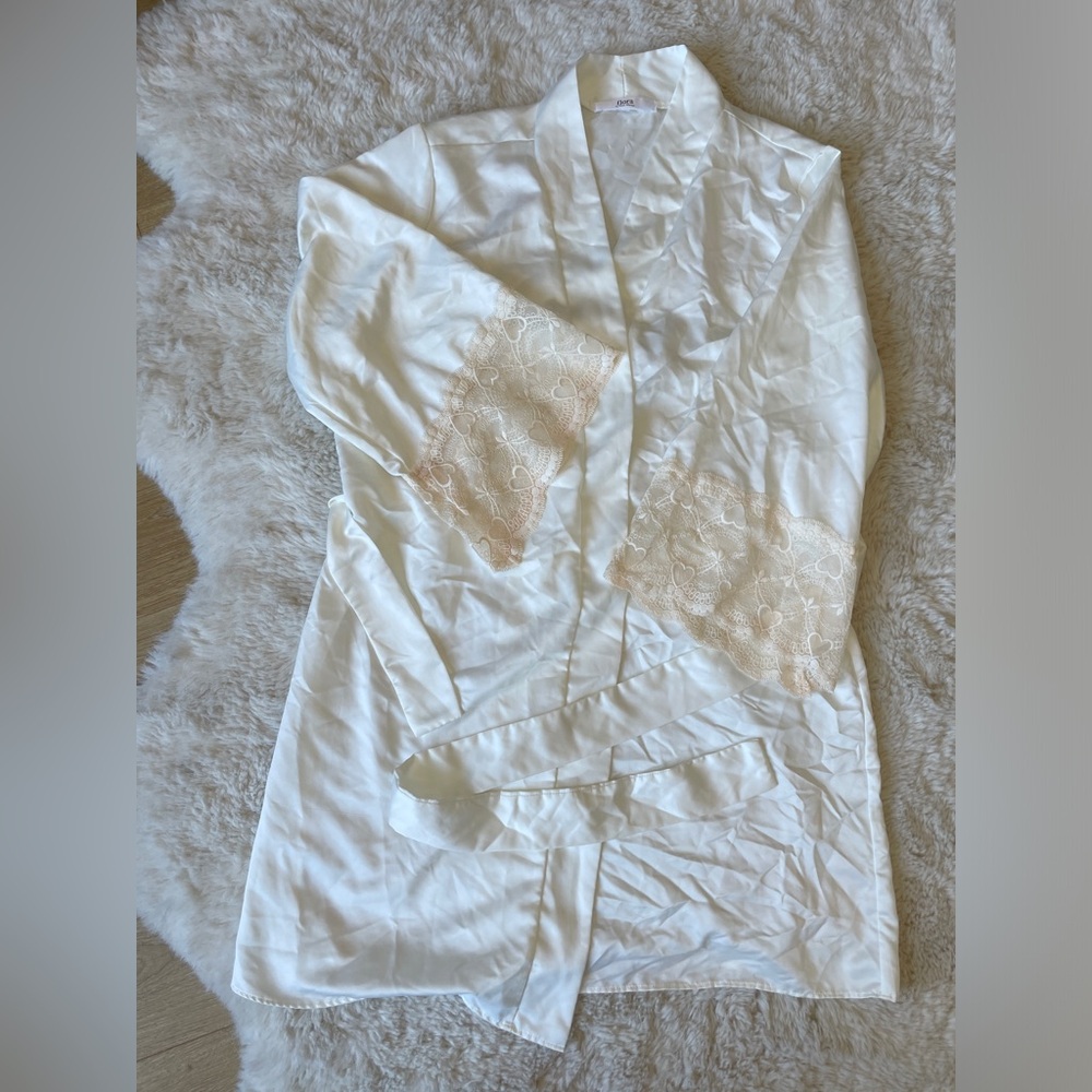 Flora Nikrooz Ivory Satin Short Robe Size S/M